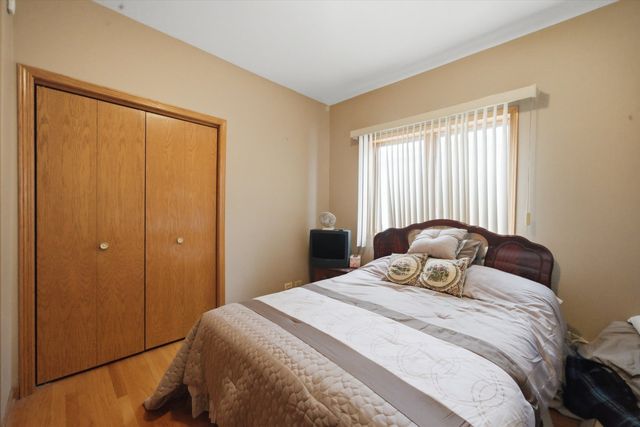 4818 N Sayre Avenue, Chicago, IL 60656