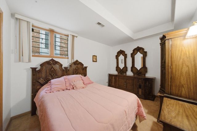 4818 N Sayre Avenue, Chicago, IL 60656