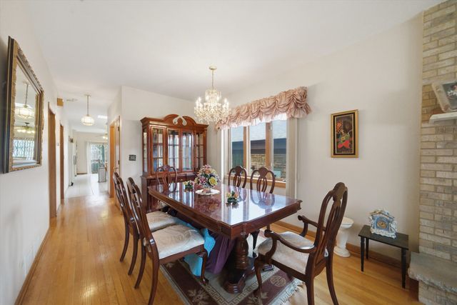 4818 N Sayre Avenue, Chicago, IL 60656