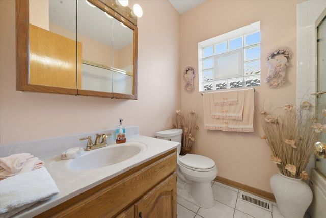 4818 N Sayre Avenue, Chicago, IL 60656