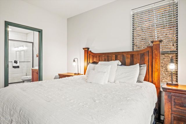 2001 Tiffany Way, Sevierville, TN 37862