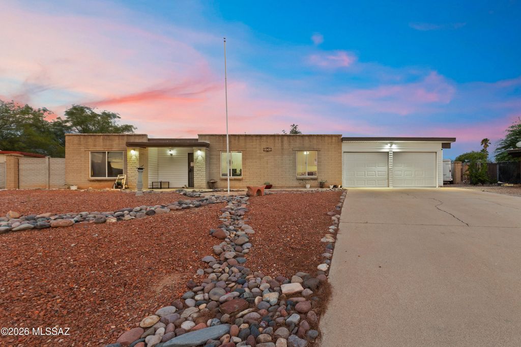 3241 S Ames Place, Tucson, AZ 85730