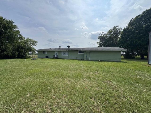 2333 RUNWAY DRIVE, Waupaca, WI 54981