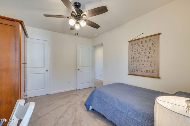 701 Newtons Way, Kingsport, TN 37663