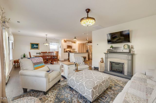 701 Newtons Way, Kingsport, TN 37663