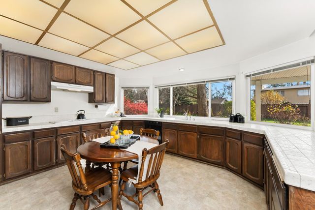 3126 Oxford Rd, Cameron Park, CA 95682