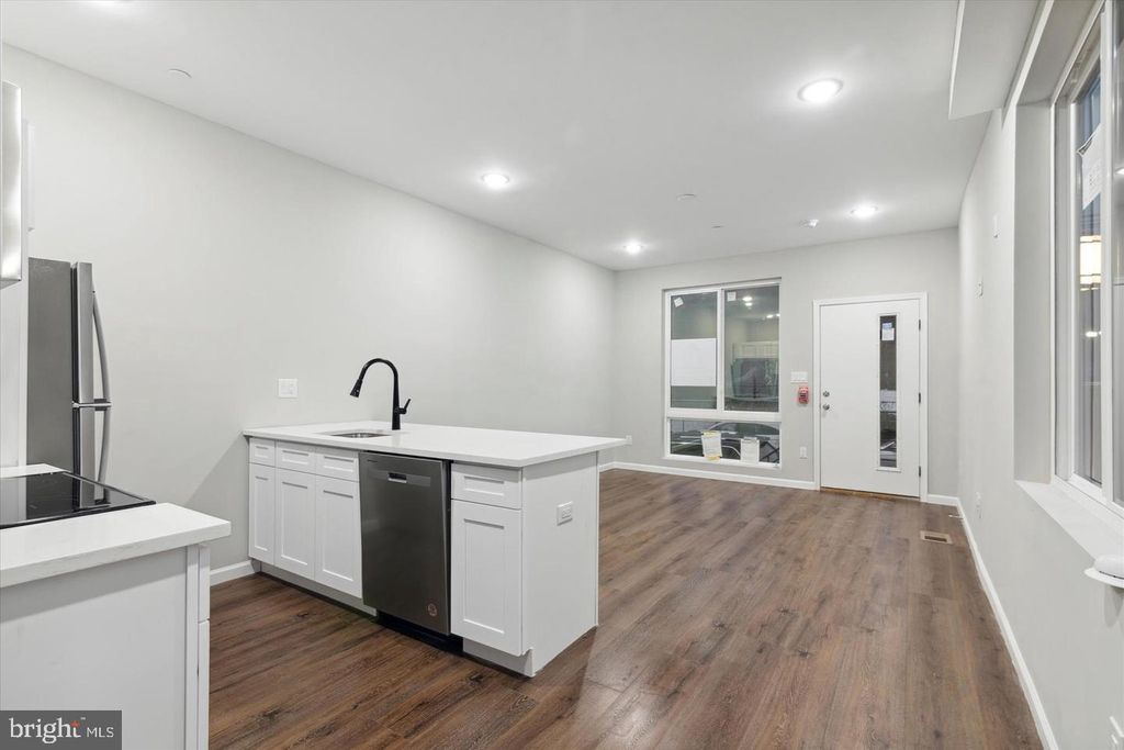 1230 N MARSHALL ST, PHILADELPHIA, PA 19122 — photo 3