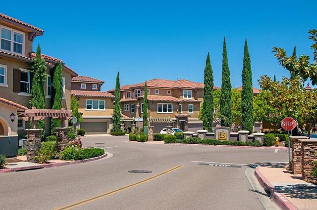 156 Via Montisi, Santee, CA 92071
