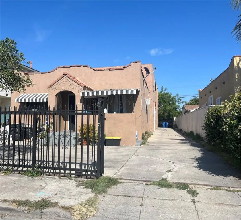 2026 S Ridgeley, Los Angeles, CA 90016