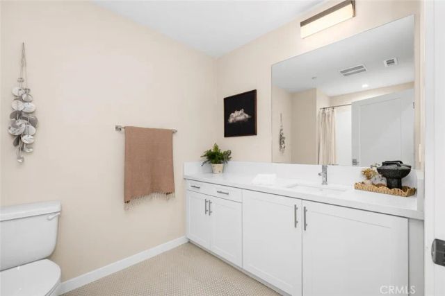 2258 Synergy, Irvine, CA 92614