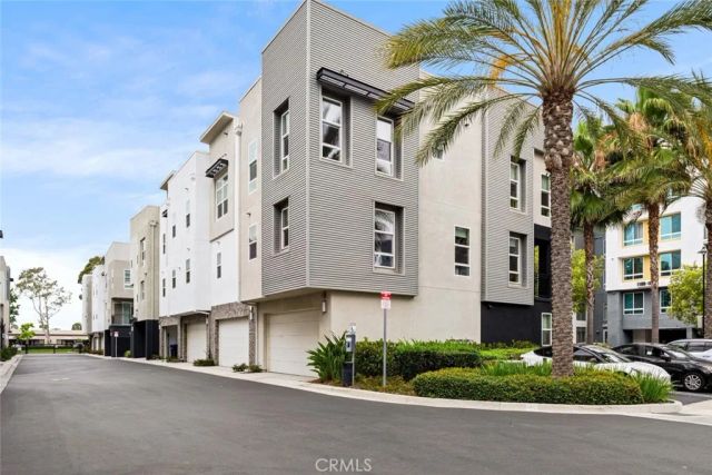 2258 Synergy, Irvine, CA 92614