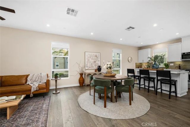 2258 Synergy, Irvine, CA 92614
