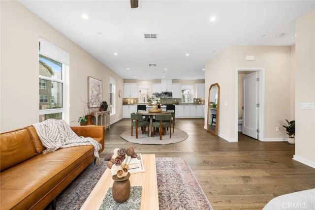 2258 Synergy, Irvine, CA 92614