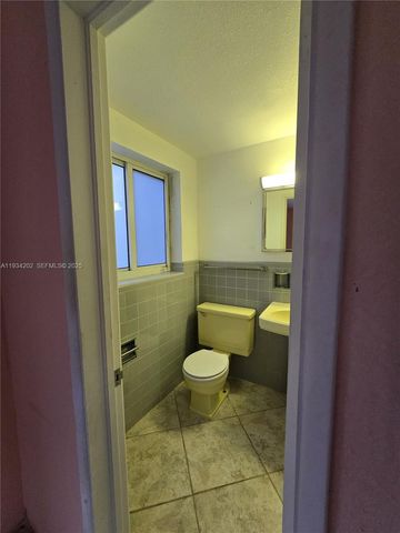 3201 SE 12th Street B3, Pompano Beach, FL 33062