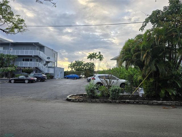 3201 SE 12th Street B3, Pompano Beach, FL 33062
