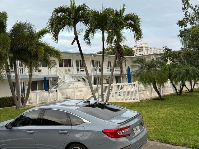 3201 SE 12th Street B3, Pompano Beach, FL 33062