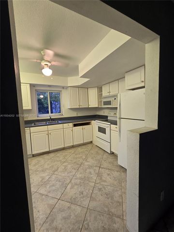 3201 SE 12th Street B3, Pompano Beach, FL 33062