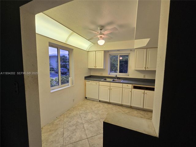 3201 SE 12th Street B3, Pompano Beach, FL 33062