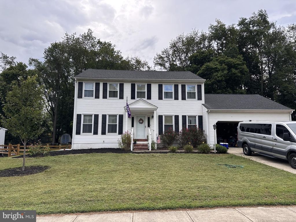 129 W MILL STATION DR, Newark, DE 19711