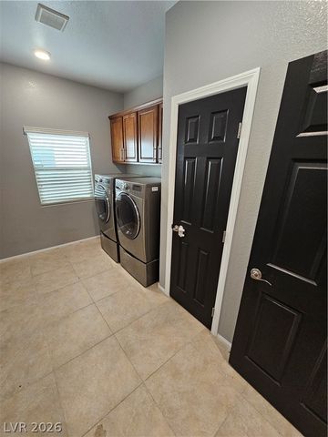 8058 Minots Ledge Avenue, Las Vegas, NV 89147