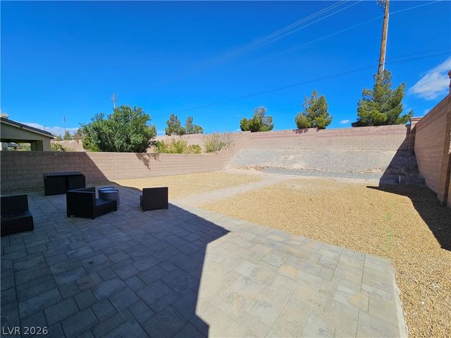 8058 Minots Ledge Avenue, Las Vegas, NV 89147