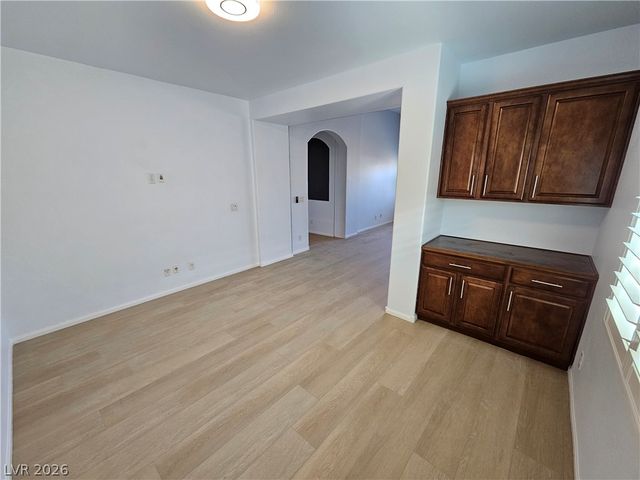 8058 Minots Ledge Avenue, Las Vegas, NV 89147