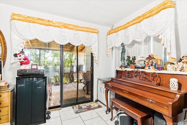 98-1285 Hoohuali Place, Pearl City, HI 96782