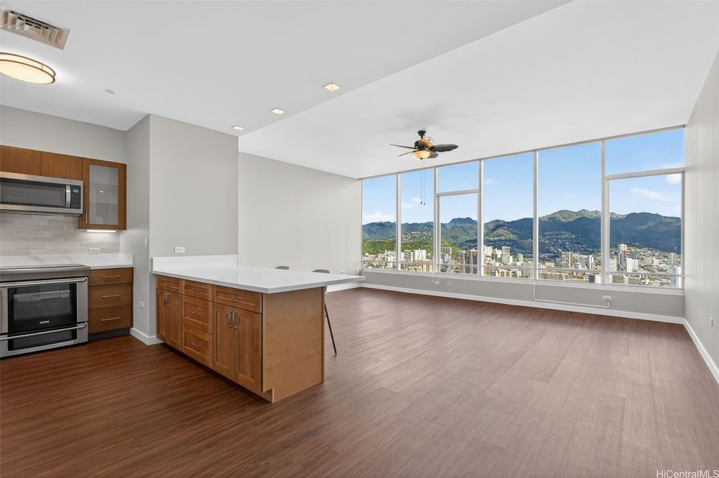 1009 Kapiolani Boulevard 4809, Honolulu, HI 96814