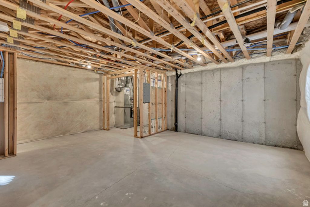 Image 18 of property listing at 7832 W ALTA SPRINGS LN, Magna, UT 84044