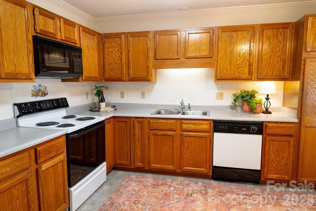 102 Rough Point Court, Asheville, NC 28806