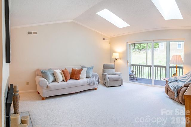 102 Rough Point Court, Asheville, NC 28806