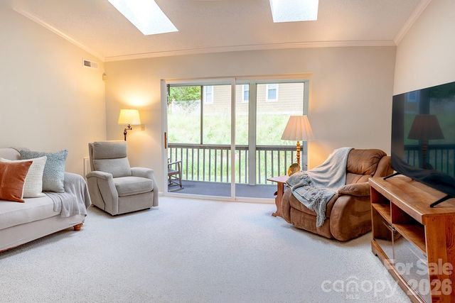 102 Rough Point Court, Asheville, NC 28806
