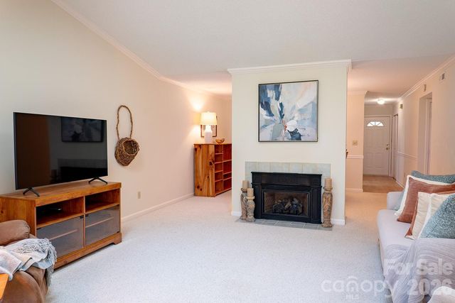 102 Rough Point Court, Asheville, NC 28806