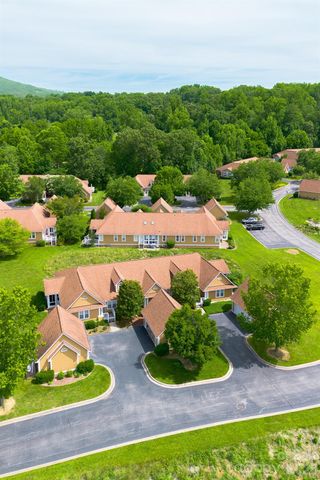 102 Rough Point Court, Asheville, NC 28806
