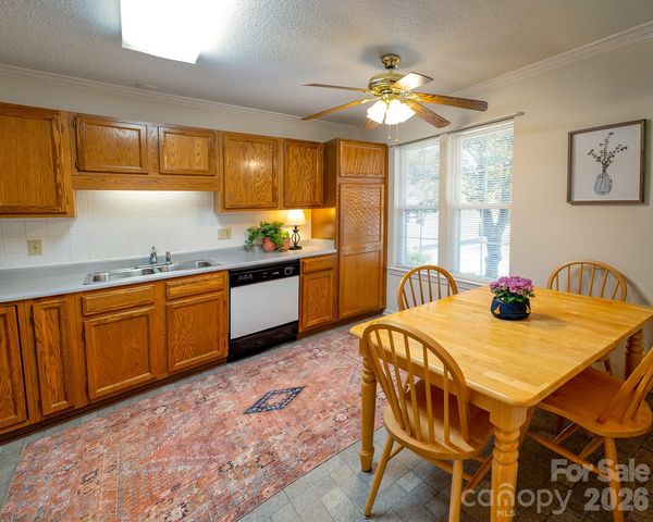 102 Rough Point Court, Asheville, NC 28806
