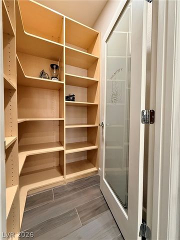 8565 Hogan Falls Circle, Las Vegas, NV 89123