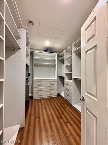 8565 Hogan Falls Circle, Las Vegas, NV 89123