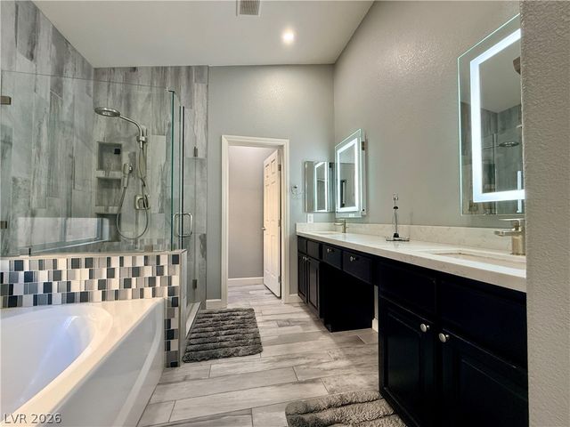 8565 Hogan Falls Circle, Las Vegas, NV 89123