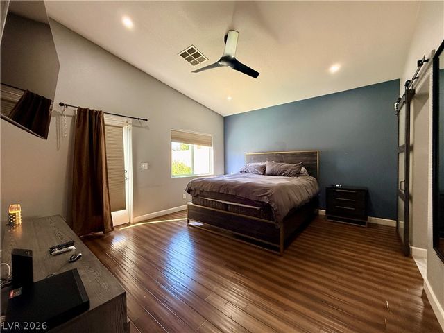 8565 Hogan Falls Circle, Las Vegas, NV 89123