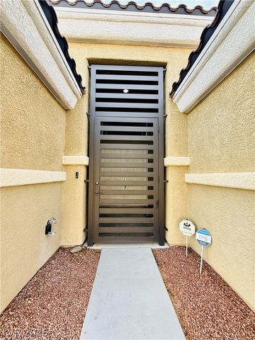 8565 Hogan Falls Circle, Las Vegas, NV 89123