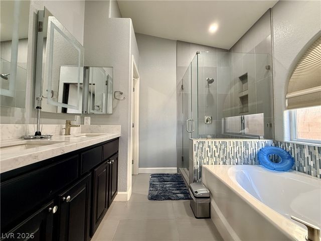 8565 Hogan Falls Circle, Las Vegas, NV 89123