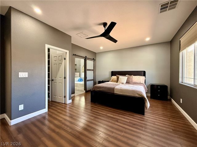 8565 Hogan Falls Circle, Las Vegas, NV 89123