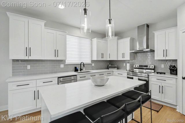 24515 Brookshire Drive, Macomb Township, MI 48042