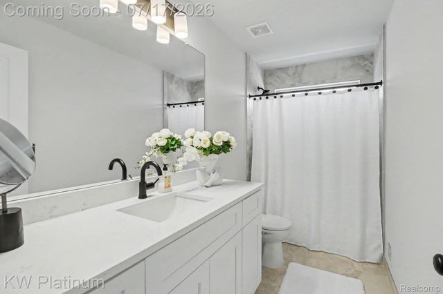 24515 Brookshire Drive, Macomb Township, MI 48042