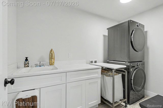 24515 Brookshire Drive, Macomb Township, MI 48042