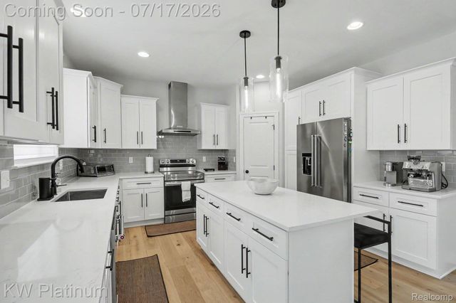 24515 Brookshire Drive, Macomb Township, MI 48042