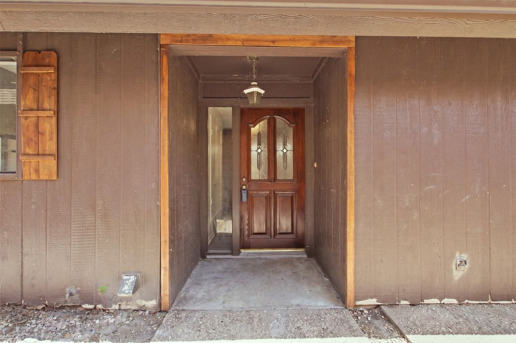 2202 Green Gate Drive, Arlington, TX 76012 — photo 2