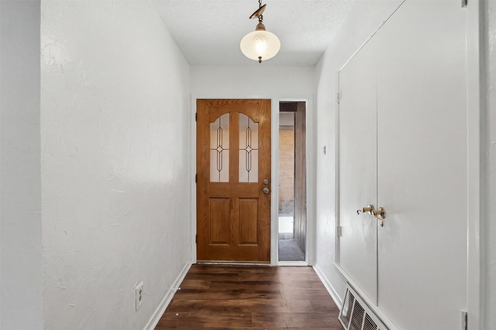 2202 Green Gate Drive, Arlington, TX 76012 — photo 3