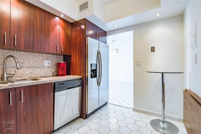 500 Bayview Dr 1227, Sunny Isles Beach, FL 33160