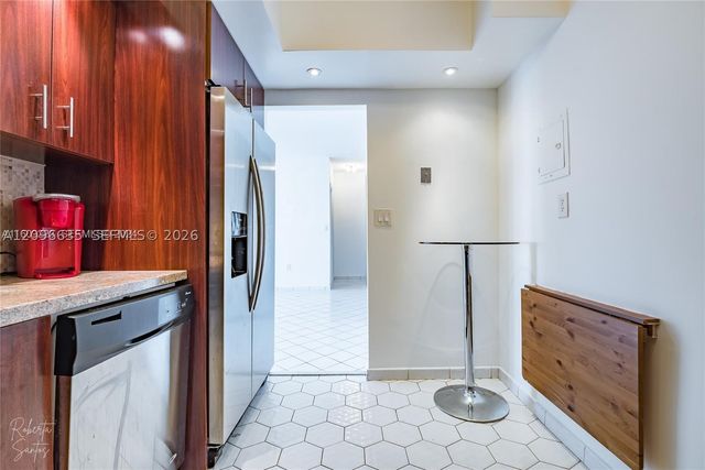 500 Bayview Dr 1227, Sunny Isles Beach, FL 33160